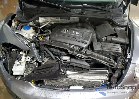 2015 Volkswagen Beetle 1.8T z USA, uszkodzony, nr VIN 3VWJ17AT1FM636481